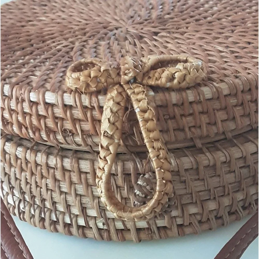 SAVANNAH Natural Fiber Rattan Round Woven Caramel Crossbody Bag NWT